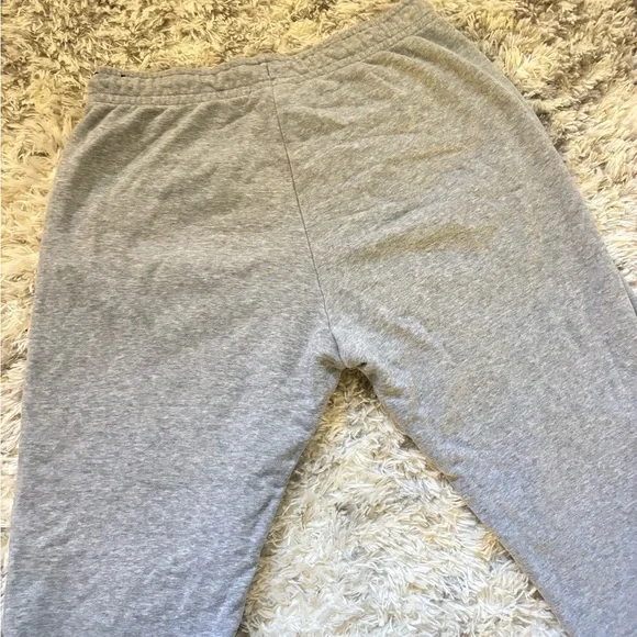 Women’s Nike Sweatpants - Picture 3 of 3